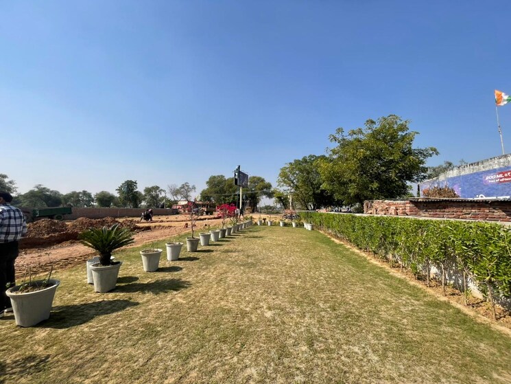 Garden, barsana  120 Sq.Yd. Plot In Barsana Mathura 9436283