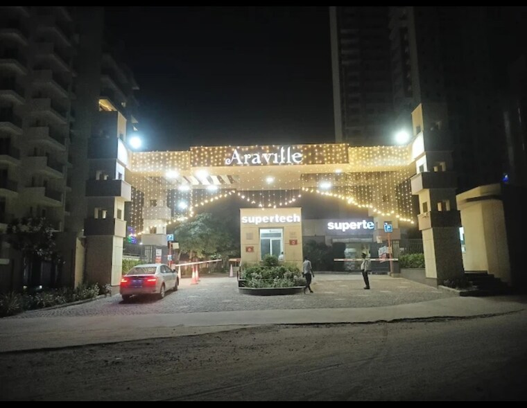  Parking, supertech-araville 3 Bedroom 2215 Sq.Ft. Apartment In Sector 79 Gurgaon 9436284