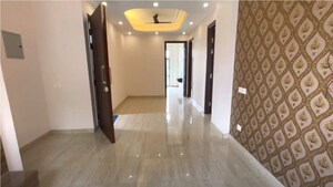 Building Lobby in 3 BHK Builder Floor at Sector 57 – for Rent