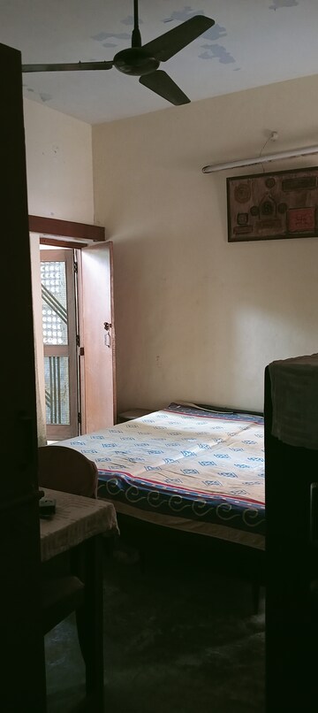 Bedroom in 5 BHK Independent House at Alambagh – for Sale
