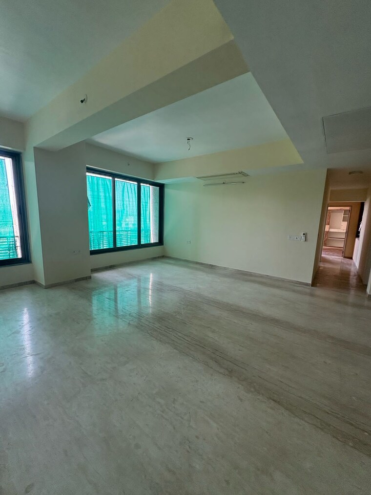 Room, satellite 3 Bedroom 2700 Sq.Ft. Apartment In Satellite Ahmedabad 9436345