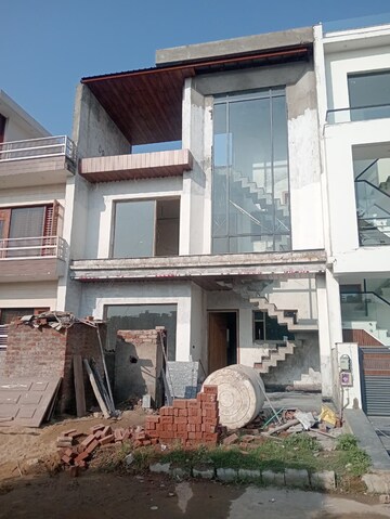 5 BHK Independent House For Sale in Aerocity