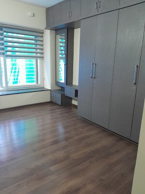 Room in 3 BHK Builder Floor at Koramangala – for Rent