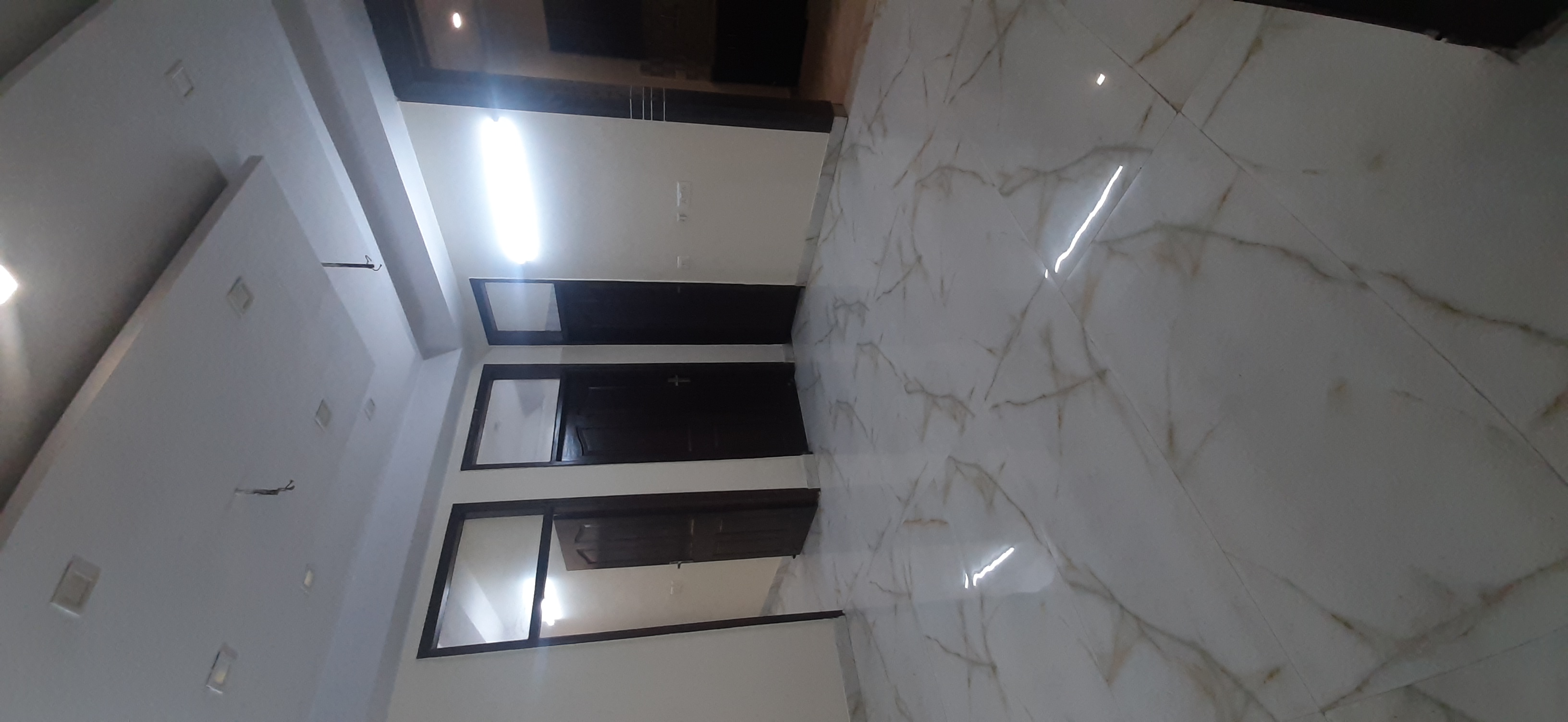 2 BHK 120 Sq.Ft. Builder Floor in Landcraft Golflinks Plaza