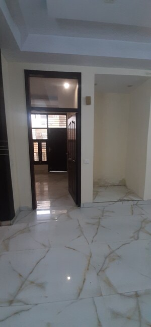 Kitchen in 2 BHK Builder Floor at Landcraft Golflinks Plaza, Pandav Nagar – for Sale