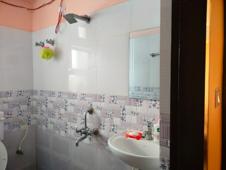 Bathroom, vip road 2 Bedroom 950 Sq.Ft. Builder Floor In Vip Road Guwahati 9436448