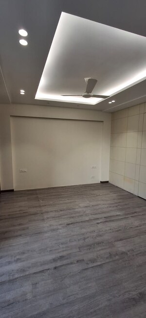 Room in 4 BHK Builder Floor at Greater Kailash ii – for Rent