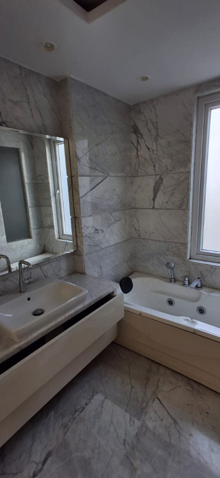 Bathroom, greater kailash ii 4 Bedroom 400 Sq.Yd. Builder Floor In Greater Kailash ii Delhi 9436459