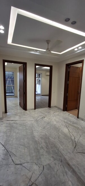 Room in 4 BHK Builder Floor at Greater Kailash ii – for Rent