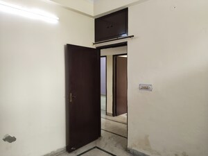 Room in 3 BHK Builder Floor at Ashoka Enclave 3, Sector 35 – for Rent