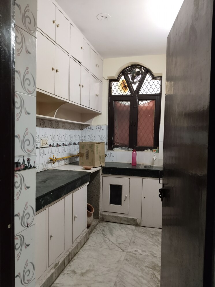 Kitchen, ashoka-enclave-3 3 Bedroom 1600 Sq.Ft. Builder Floor In Sector 35 Faridabad 9436487
