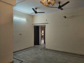Room in 3 BHK Builder Floor at Ashoka Enclave 3, Sector 35 – for Rent