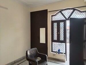 Room in 3 BHK Builder Floor at Ashoka Enclave 3, Sector 35 – for Rent