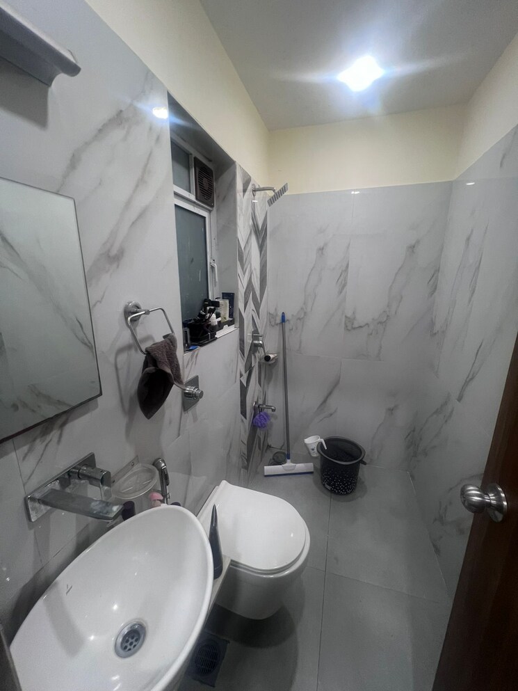 Bathroom, chembur 1 Bedroom 600 Sq.Ft. Apartment In Chembur Mumbai 9436446