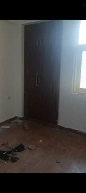 Room in 2.5 BHK Apartment at Gulmohur Garden, Raj Nagar Extension – for Sale