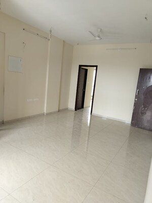 Living Room in 2 BHK Apartment at Chembur – for Rent