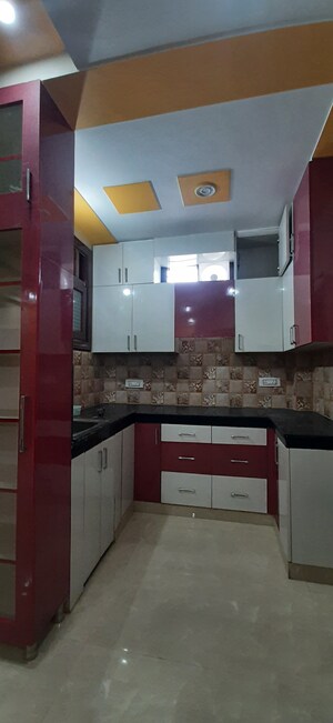 Kitchen in 3 BHK Builder Floor at Landcraft Golflink Villas, Pandav Nagar – for Sale