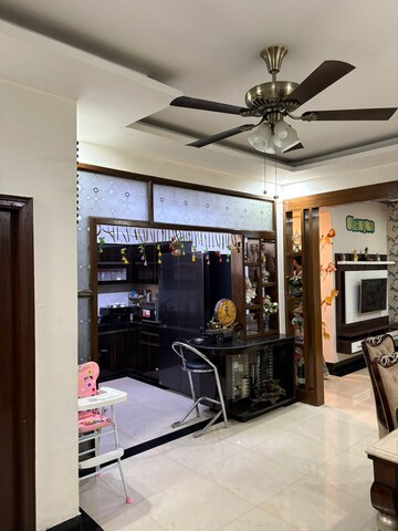 Room in 3 BHK Apartment at Pir Machalla – for Sale