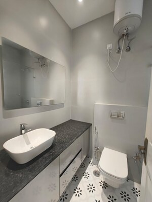 Master Bedroom in 3 BHK Builder Floor at Chittaranjan Park – for Rent