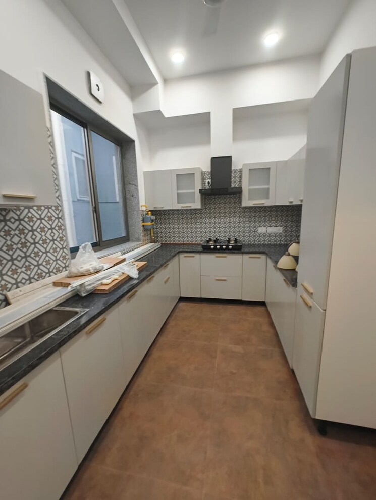 Kitchen, chittaranjan park 3 Bedroom 233 Sq.Yd. Builder Floor In Chittaranjan Park Delhi 9436559