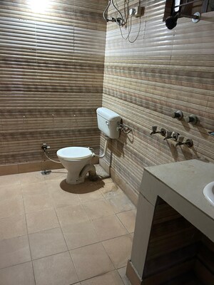 Team Area in 2 BHK Builder Floor at Sector 128 – for Sale