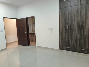 4 BHK Apartment For Rent in Elite Golf Green, Sector 79