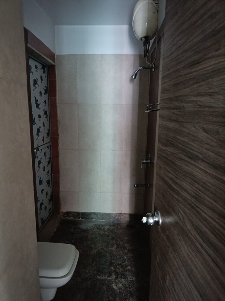 Bathroom, tharwani-rosewood-heights 2 Bedroom 1100 Sq.Ft. Apartment In Kharghar Sector 10 Navi Mumbai 9436553