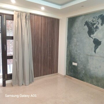 Room in 3 BHK Builder Floor at Greater Kailash Part 3 – for Rent