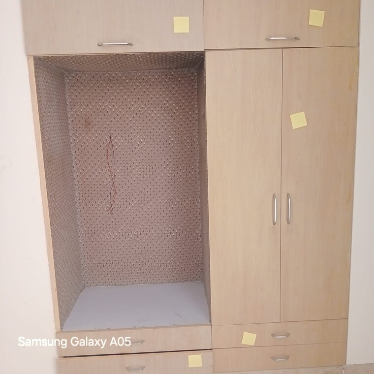 Bathroom, greater kailash part 3 3 Bedroom 217 Sq.Yd. Builder Floor In Greater Kailash Part 3 Delhi 9436582