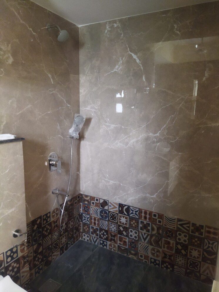 Bathroom, east-of-kailash-block-b-rwa 3 Bedroom 2000 Sq.Ft. Apartment In East Of Kailash Delhi 9436576