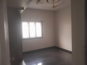 Room in 3 BHK Builder Floor at Nri Layout – for Rent
