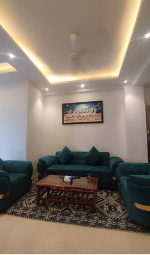 Living Room in 1.5 BHK Builder Floor at Chattarpur – for Rent