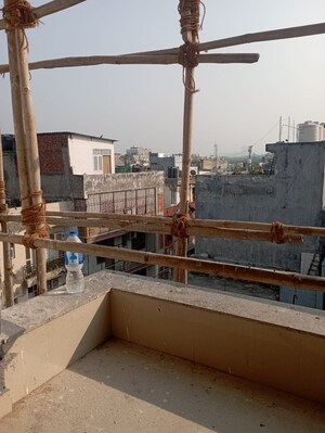 Swimming Pool in 2 BHK Builder Floor at Saket – for Rent