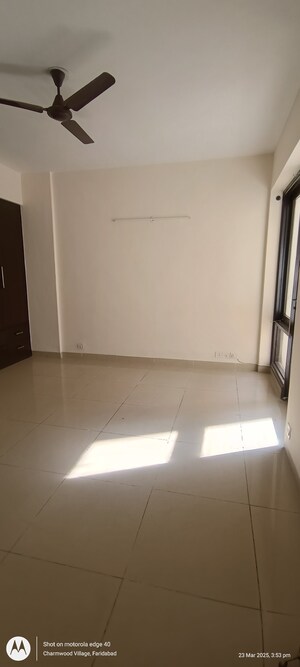 Furnished Amenities in 2 BHK Apartment at Eros Kenwood Tower, Sector 39 – for Sale