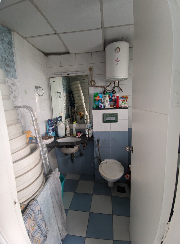 Bathroom, eros-kenwood-tower 2 Bedroom 1550 Sq.Ft. Apartment In Sector 39 Faridabad 9436665