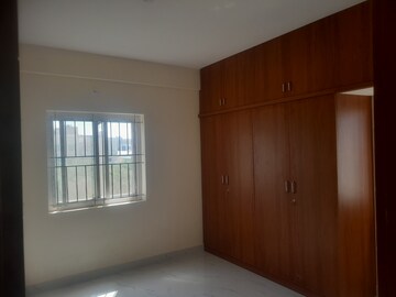 Room in 3 BHK Apartment at Nri Layout – for Rent