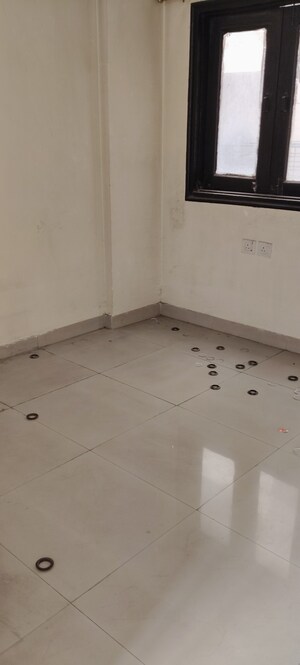 Room in 2.5 BHK Apartment at RPS Savana, Sector 88 – for Sale