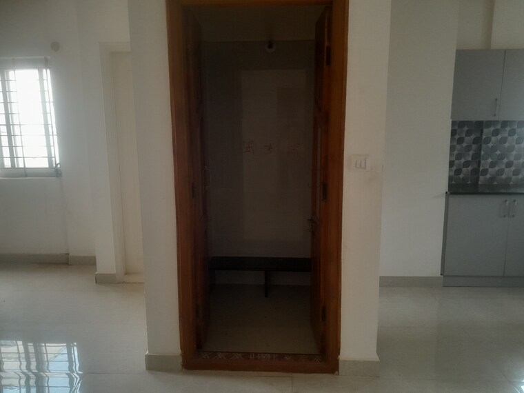 Room, nri layout 3 Bedroom 1500 Sq.Ft. Apartment In Nri Layout Bangalore 9436667