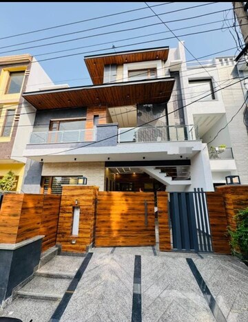 4 BHK Independent House For Sale in Sector 125
