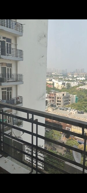 Balcony in 2.5 BHK Apartment at Gardenia Glory, Sector 46 – for Rent