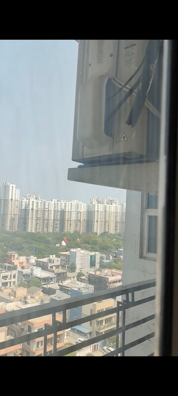 2.5 BHK Apartment For Rent in Gardenia Glory, Sector 46