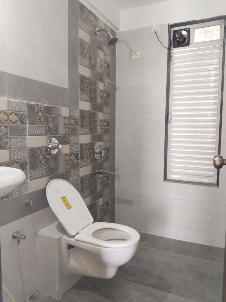 Bathroom, galaxy-green-woods 3 Bedroom 1705 Sq.Ft. Apartment In Kharghar Navi Mumbai 9436699