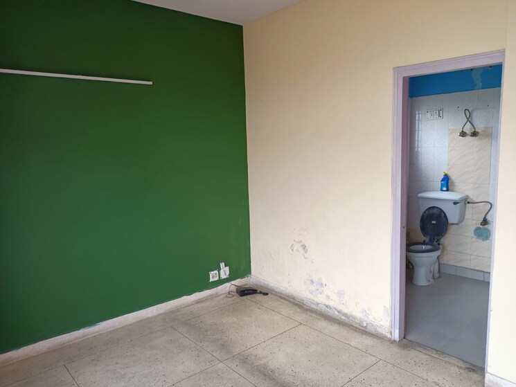 Room, oriental-apartments 3 Bedroom 1000 Sq.Ft. Apartment In Sector 62 Noida 9436753