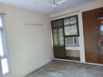 Room in 3 BHK Apartment at Oriental Apartments, Sector 62 – for Sale