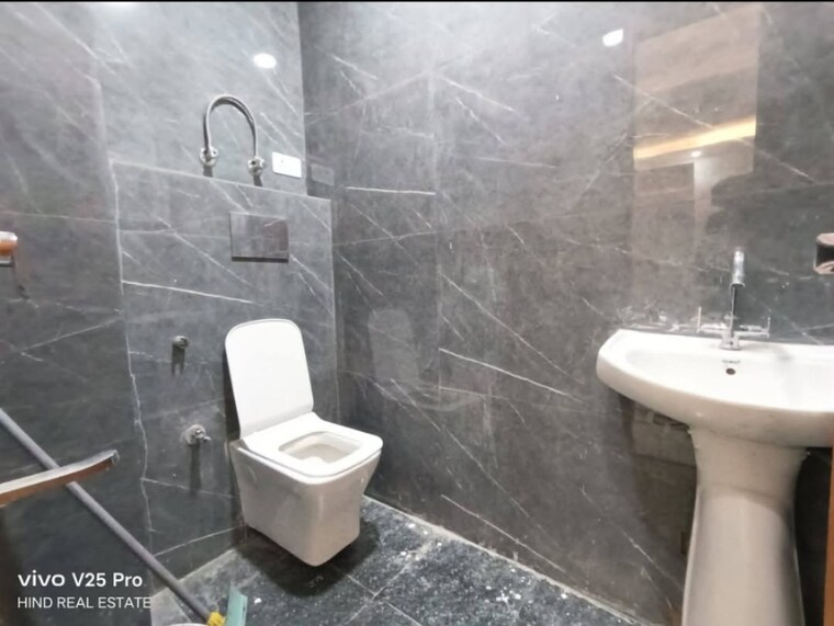 Bathroom, chattarpur 2 Bedroom 850 Sq.Ft. Builder Floor In Chattarpur Delhi 9436767