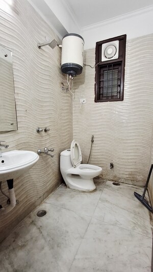 Bathroom in 1 BHK Builder Floor at Saket – for Rent