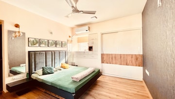 2 BHK Apartment For Sale in Prestige Lakeside Habitat, Varthur