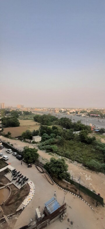 Master Plan in 3 BHK Apartment at Landcraft Golflink Villas, Pandav Nagar – for Sale