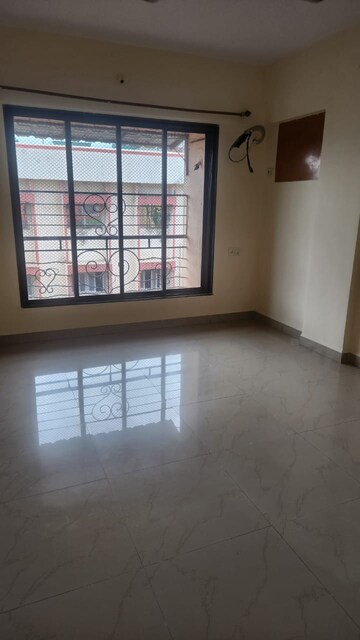 Bedroom in 2 BHK Apartment at Crystal CHS, Chembur – for Rent
