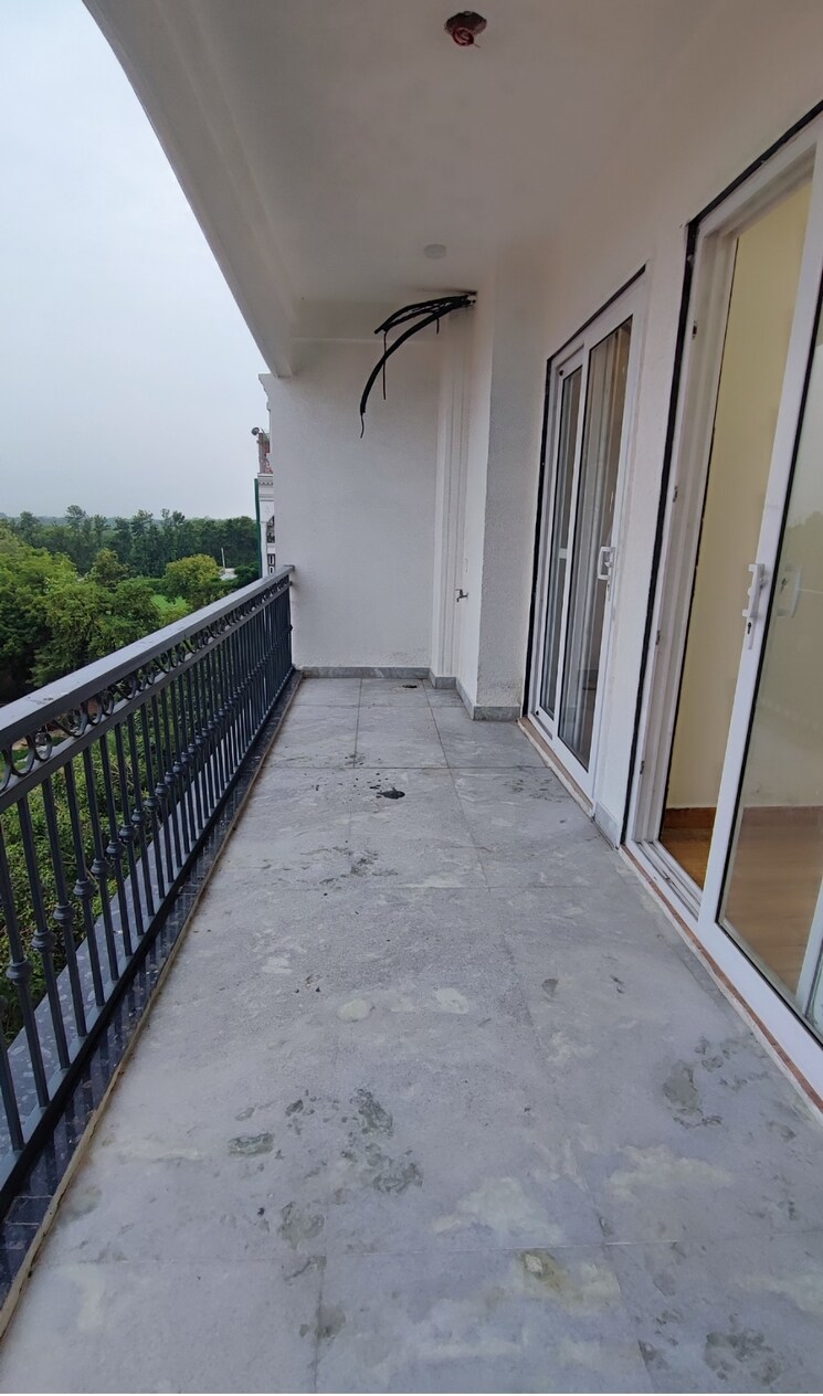 Balcony, chattarpur 4 Bedroom 2000 Sq.Ft. Builder Floor In Chattarpur Delhi 9436868